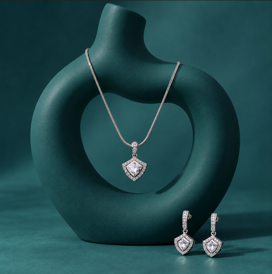 Luna Radiance Pendant Set