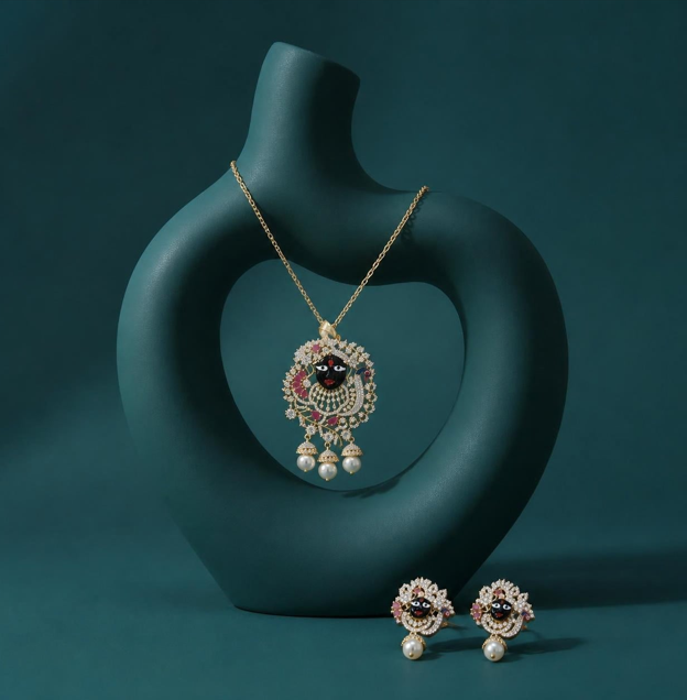 Pearl Heritage Pendant Set